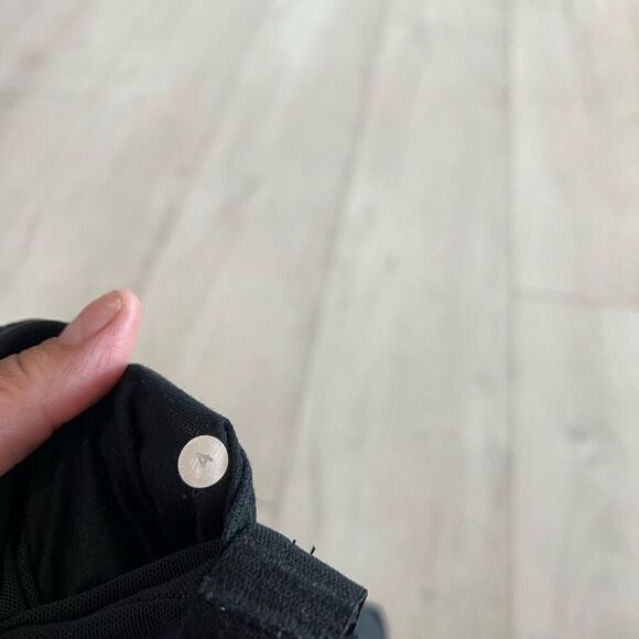 Lululemon women’s black tank top size 4 - Picture 6 of 6